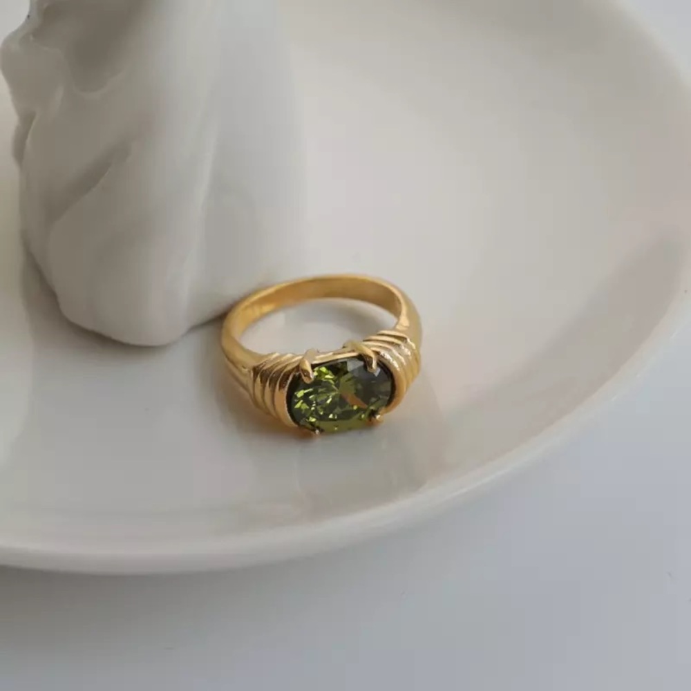 High end stone ring - Picture 3 of 4